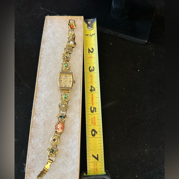 Vintage Gruen Gold Watch with Gemstone slide charm Accents - Picture 9 of 9